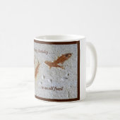 Joyeux anniversaire dans une vieille tasse fossile (Devant droit)