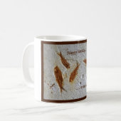 Joyeux anniversaire dans une vieille tasse fossile (Devant gauche)