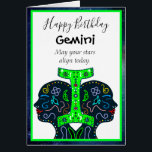 Joyeux anniversaire Gemini ami ou membre de la fam<br><div class="desc">Gemini Joyeux Anniversaire signe Horoscope Zodiac Astrologie Symboles traits bleu et noir carte. Des jumeaux tirés à la main devant la carte. À l'intérieur de la carte se trouvent les traits Horoscope d'un Gemini.</div>