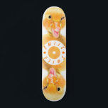 Joyeux Canard Jaune Skateboard Smile Drôle cadeau<br><div class="desc">Skateboards with Funny Yellow Duck Playful Wink Happy Smile Cartoon Drawing and Text - or Choose / Add Your Unique Text / Font / Color - Make Your Special Skateboards Gift - Redimensionnez et déplacez ou supprimez et ajoutez des éléments / image avec l'outil de personnalisation! - Dessin et design...</div>