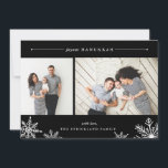 Joyeux Carte photo Hanoukka Snowflake | Black<br><div class="desc">Elégant et moderne Hanoukka carte photo propose deux photos préférées alignées côte à côte, avec "Joyous Hanoukka" en haut en italique blanc et en typographie de bloc. Personnalisez avec votre salutation personnalisée et votre nom en bas, accentué par quatre illustrations de flocon blanc. Un riche arrière - plan noir ajoute...</div>