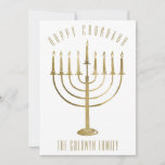 Joyeux Chanukah Menorah Carte photo de vacances<br><div class="desc">Partagez vos souhaits de vacances cette saison de Chanukah avec une carte photo personnalisée unique. Ce design festif présente une menorah dorée sur le devant de la carte. Ci-dessus se lit "Heureux Chanoukah" et un nom de famille en dessous qui peut être personnalisé. Le dos de la carte contient une...</div>