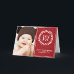 Joyeux Faire-part de naissance de vacances Rouge e<br><div class="desc">Un mignon carte photo de vacances pour le premier Noël du bébé. Cette faire-part de naissance rouge et blanche festive présente une jolie couronne blanche avec le mot "Joy" écrit à l'intérieur en lettres amusantes. Ci-dessous, customisez le texte pour inclure le nom de votre bébé, les détails de la naissance...</div>