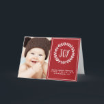 Joyeux Faire-part de naissance de vacances Rouge e<br><div class="desc">Un mignon carte photo de vacances pour le premier Noël du bébé. Cette faire-part de naissance rouge et blanche festive présente une jolie couronne blanche avec le mot "Joy" écrit à l'intérieur en lettres amusantes. Ci-dessous, customisez le texte pour inclure le nom de votre bébé, les détails de la naissance...</div>