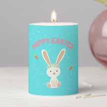 Joyeux lapin blanc de Pâques sur bleu