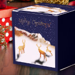 Joyeux Noël - cerfs de bois et montagnes dans la n<br><div class="desc">Joyeux Noël - trois cerfs en bois,  sont dans la neige,  près d'une montagne de bois,  dans une nuit de Noël enneigée</div>