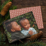 Joyeux Noël moderne carte photo une photo<br><div class="desc">Utilisez nos cartes de Noël "Joyeux Noël" et "Joyeux Nouvel An" avec une photo pour souhaiter à vos amis et à votre famille un Joyeux Noël. Un support motif de coordination est inclus. Vous pouvez supprimer les bandes et ajouter des photos supplémentaires. Allez à la section "Personnaliser ce Modèle" puis...</div>