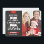 Joyeux Noël Preppy Chalkboard Carte photo<br><div class="desc">Fun et festif coins arrondis style préppy panneau craie Noël Fêtes de voeux modèle photo sur cartes plates tendance. Style de tableau noir rustique avec arrière - plan noir avec typographie de style de varsité rétro, et bordure vintage. Ajoutez votre photo de famille préférée ou la première photo de vacances...</div>