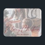 Joyeux Noël Rouge Minimaliste Photo Magnet<br><div class="desc">Envoyez une Joie de Noël que vous pouvez continuer tout au long de l'année sur un réfrigérateur ou une surface magnétique avec votre Aimant photo minimaliste rouge Joyeux Noël.</div>