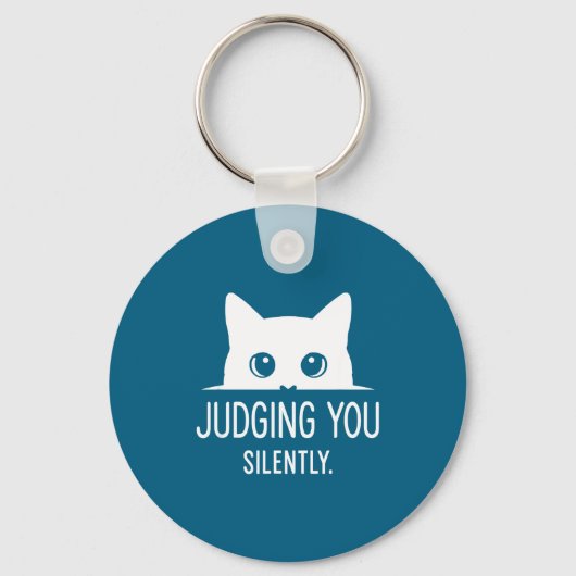 Judging You Silently - Funny Cat  Sleutelhanger (Voorkant)