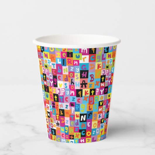 Jumble Alphabet Pattern Papieren Bekers (Voorkant)