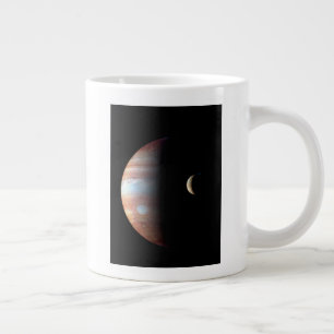 Jupiter Gas Giant Planet & Io Galilean Maan Extra Grote Beker
