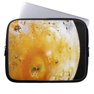 Jupiter's maan Io Laptop Sleeve