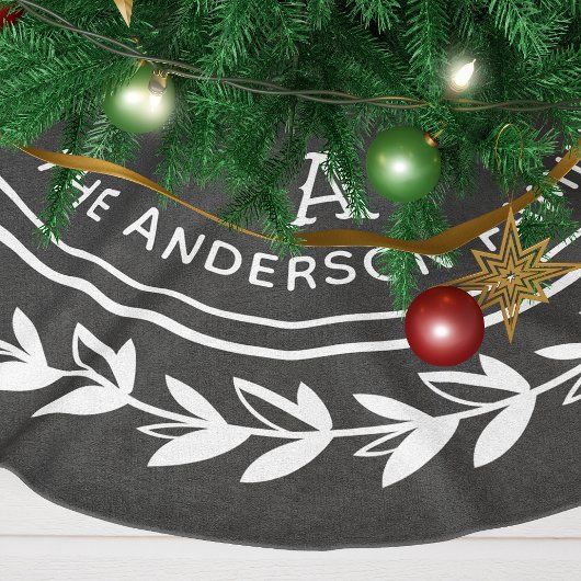 Jupon De Sapin En Polyester Brossé Monogramme Wreath strié gris moderne Noël