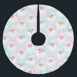 Jupon De Sapin En Polyester Brossé Pastel Santa Claus fait face à Noël Vintage<br><div class="desc">Cette jupe de Noël de style vintage présente des illustrations rétro de visages du Père Noël habillés de chapeaux de Père Noël vert menthe et rose pastel contre un arrière - plan gris colombe à motifs.</div>