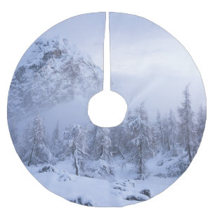 Jupon De Sapin En Polyester Brossé Pays merveilleux d'hiver, brouillard, forêt d'épin