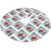 Jupon De Sapin En Polyester Brossé Scène d'hiver argenté avec deux oiseaux cardinaux  (Angle)