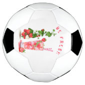 Jus de fraise frais Cool Boire balle de football (Tourné)