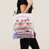 "Just One More Chapter " book lover tote bag (De près)