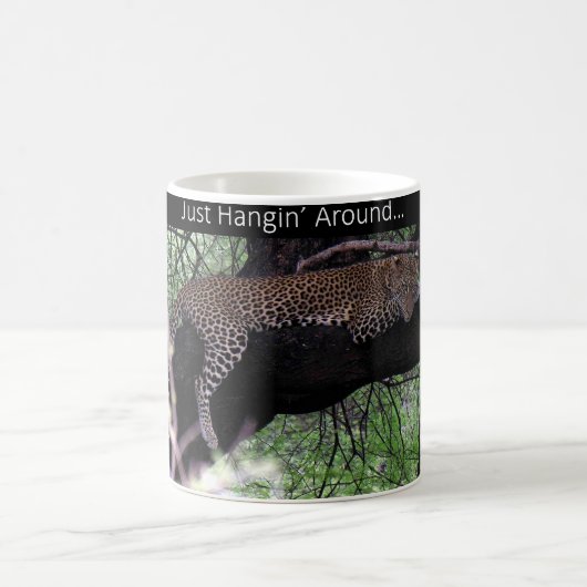 Juste accroché autour d'une tasse avec un léopard  (Centre)
