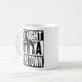 Juste En Dehors De Pound Town Mug (Devant gauche)