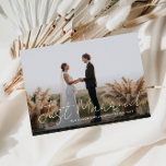 Juste marié mince script mariage faire-part<br><div class="desc">Une belle image des nouveaux mariés avec du texte blanc. L'image de la mariée et du marié,  la couleur du dos et le texte peuvent être personnalisés.</div>