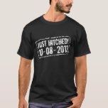 Juste T-shirts accrochés avec la date de mariage<br><div class="desc">Juste T-shirts accrochés avec le timbre fait sur commande de date de mariage. Idée mignonne de cadeau de jour du mariage pour des couples et des jeunes-mariés de nouveaux mariés. Présent de Personalizable pour des jeunes mariés. Style vintage.</div>