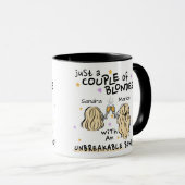 "Juste un couple de blondes" Nom personnalisé Mug (Devant droit)