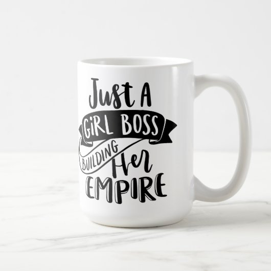 Juste une fille Boss construisant sa tasse Empire (Droite)