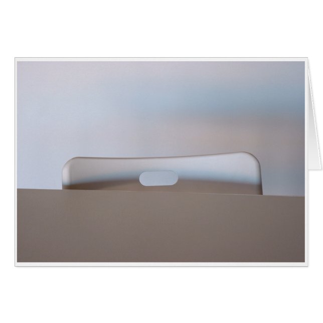 Juste une table et une chaise (Devant horizontal)