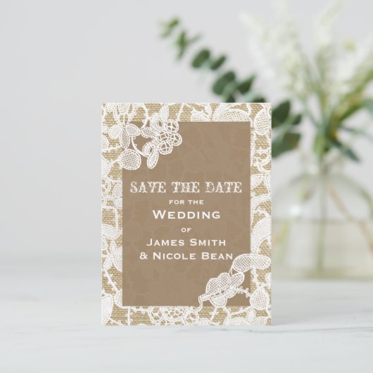 Jute & Witte Bloemslinger Rustieke Save The Date Aankondigingskaart (Staand voorkant)
