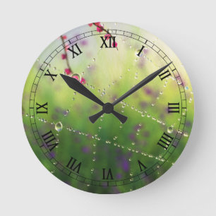 Juwelen van een lente-ochtendklok ronde klok