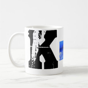 K Monogram Grunge Typografische Mok