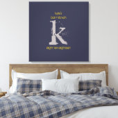 K Monogram Initiaal Bar Bat Mitzvah Sign-In Board Canvas Afdruk (Insitu (Slaapkamer))