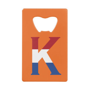 K Monogram overlay op NLD Vlag op of bocnt Kredietkaart Flessenopener