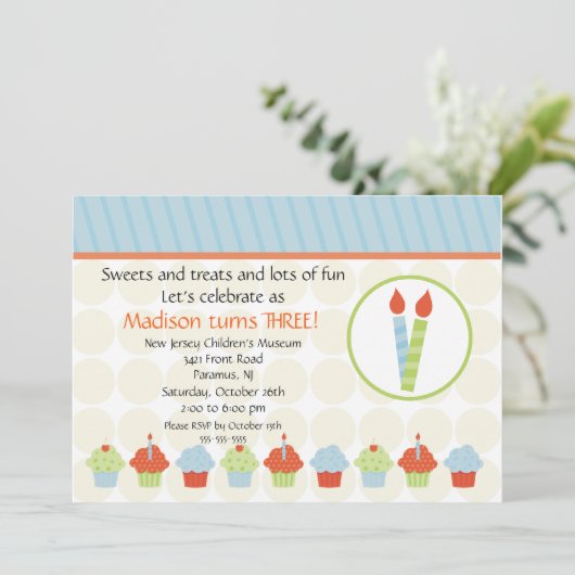 Kaarsen en cupcakes, uitnodiging op zaterdag (Staand voorkant)