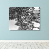 KaEnvirondos met Spears en Shields Foto Canvas Afdruk (Insitu (Houten vloer))