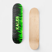 Kaleb: groen vuur en vlammenskateboardontwerp. skateboard (Voorkant)