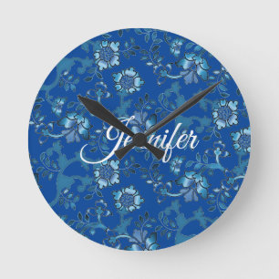 Kalligrafie Elegant Blauw Bloemen Aangepaste Naam Ronde Klok