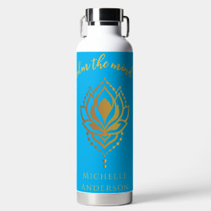 Kalm de flacon met het dennenwater waterfles