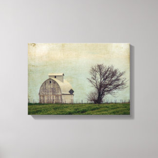 Kalona Iowa Fields and Barn with Tree Canvas Afdruk
