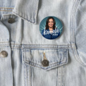 Kamala Harris 2024 - blauw blauwgroen met scriptna Ronde Button 5,7 Cm (In situ)