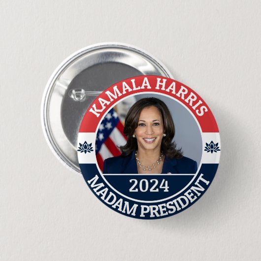 KAMALA HARRIS MADAM PRESIDENT RONDE BUTTON 5,7 CM (Voorkant /achterkant)