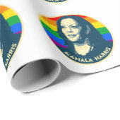 KAMALA HARRIS PRIDE BADGE CADEAUPAPIER (Rol Hoek)