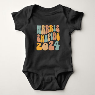 Kamala Harris Shapiro Golvende Tekst Retro Trendy Romper