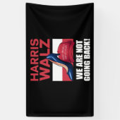Kamala Harris stapt op rood MAGA-Pet Spandoek (Verticaal)