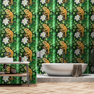 Kameleon in bladeren behang