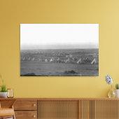 Kamp van de 7e Cavalerie bij Pine Ridge Canvas Afdruk (Insitu (Woonkamer))