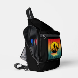 KAMPEREN BIJ ZONSONDERGANG IN RETROSTIJL SLING BAG