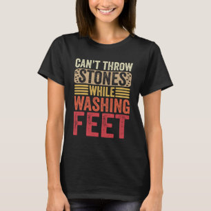Kan stenen gooien tijdens het wassen van voeten Vr T-shirt